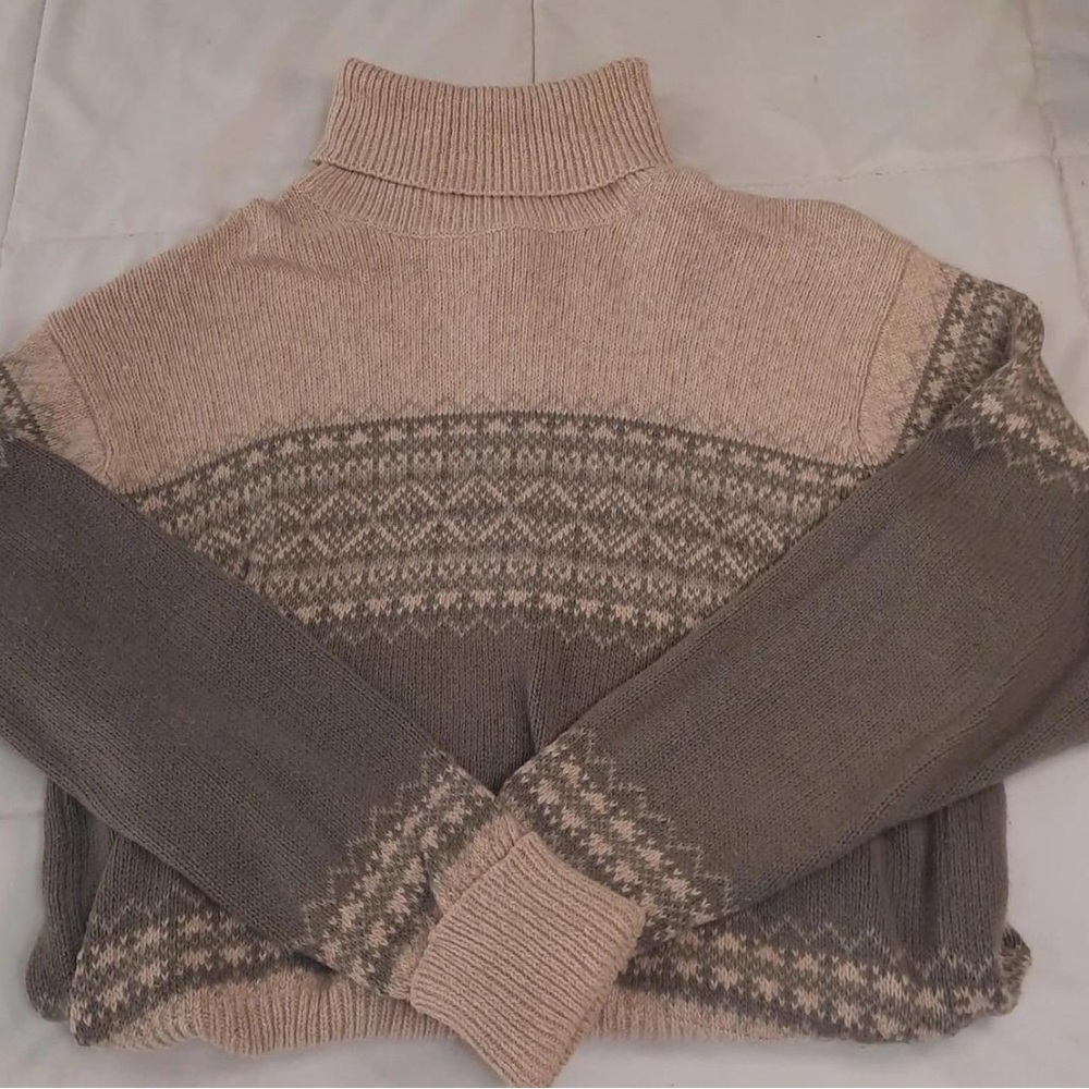 dressbarn Beige and Gray Turtleneck Sweater